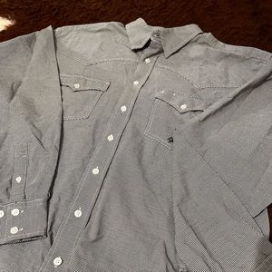 Western black and white collared shirt